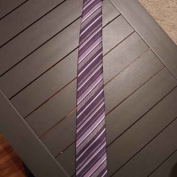 Tie - Picture 4 of 6